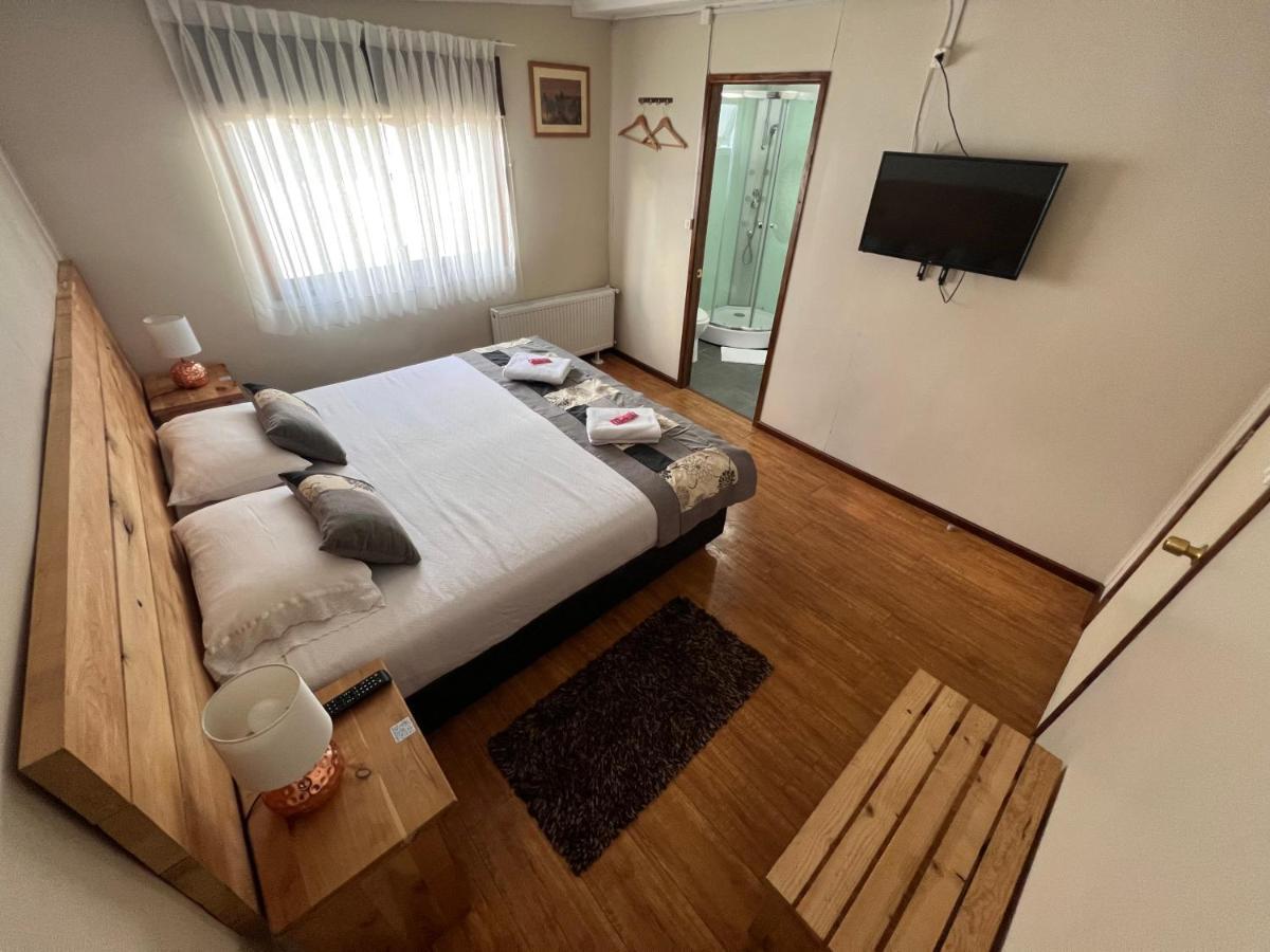 Hostal Reymer Patagonia Puerto Natales Dış mekan fotoğraf
