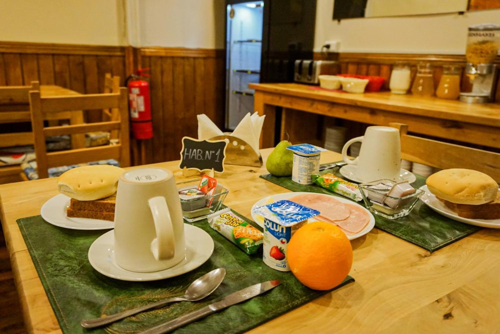 Hostal Reymer Patagonia Puerto Natales Dış mekan fotoğraf